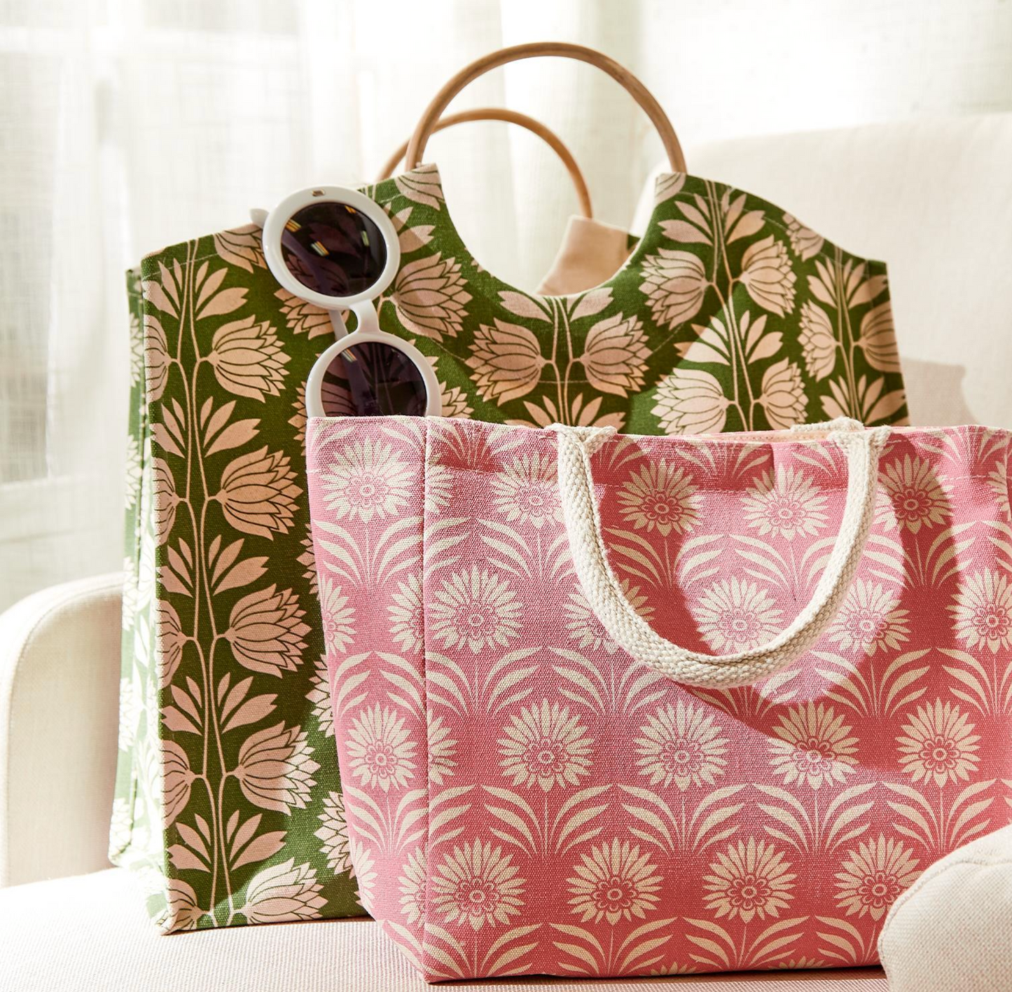 Palm Deco Tote with Bamboo Handle