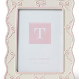 Bow Detail Scalloped Frame
